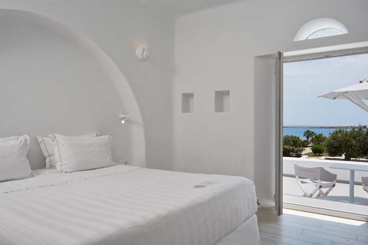 White Dunes Luxury Suites, a boutique hotel in Paros