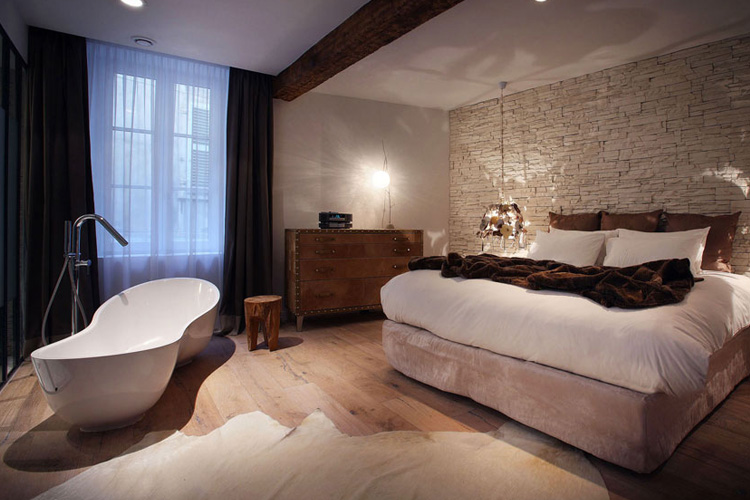 Petit Hotel Confidentiel A Boutique Hotel In Chambery Page